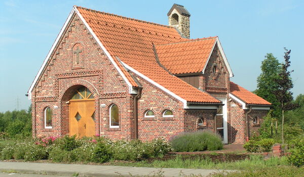 Ökumenische Autobahnkapelle in Geeste an der A 31 2.jpg